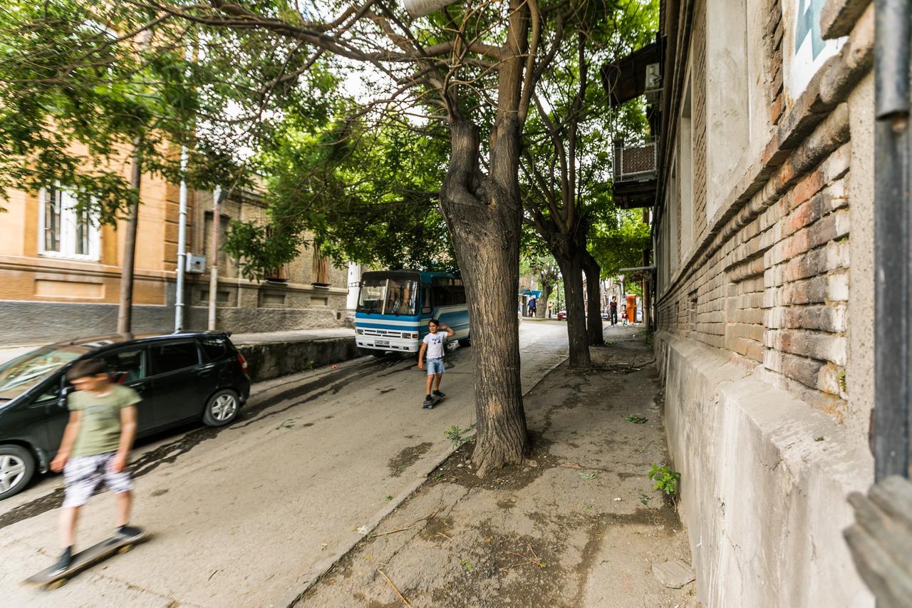 New Life Apartments ティビリシ エクステリア 写真